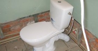 Установка приставного унитаза в Нальчике - монтаж и подключение, СантехДомНль от 5269 рублей