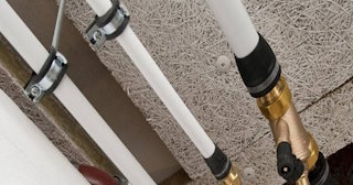 Замена труб водоснабжения в квартире: цена от 2108 руб. - СантехДомНль